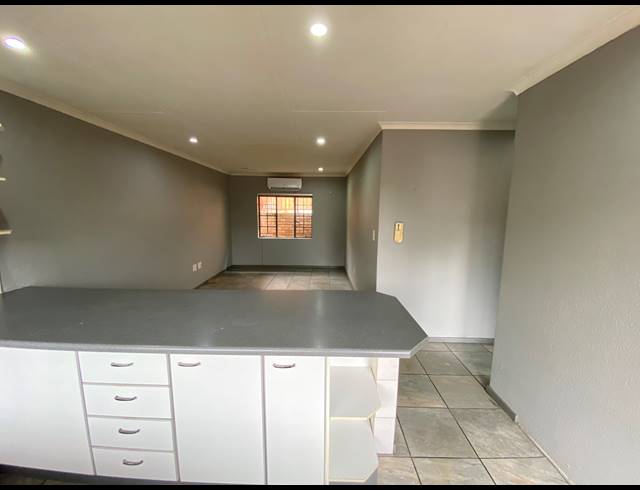 2 BEDROOM APARTMENT FOR SALE IN SOUTH CREST